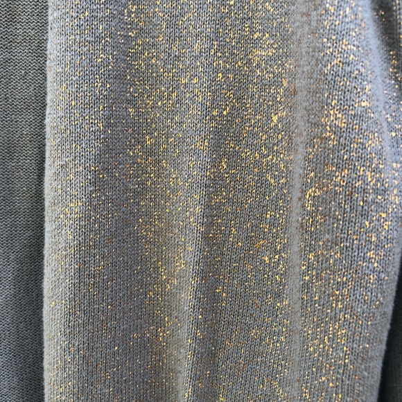 Gorgeous metallic cardigan - Picture 2 of 2